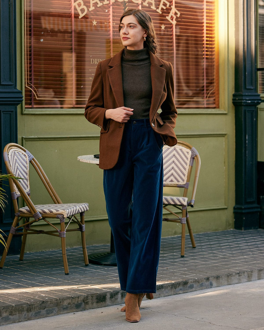 Düz Renk Yakalı Tek Düğmeli Blazer